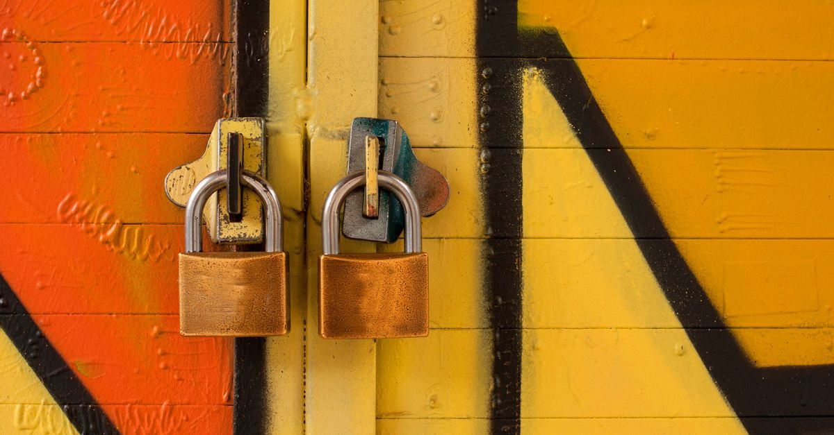 Two padlocks side by side representing certificate types